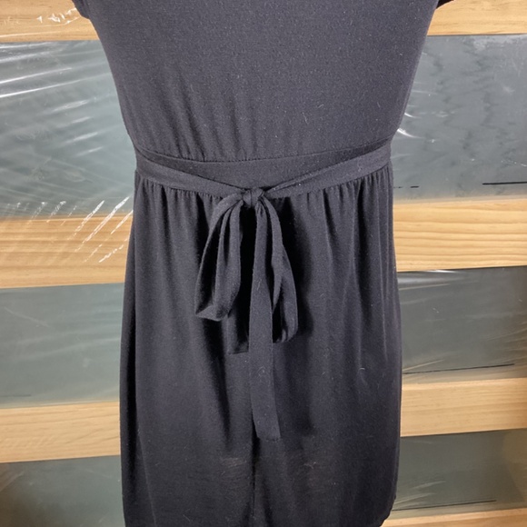 Black Shirt With Attached Belt/Tie Mid Waist/Flowing Sweep On Bottom/Scoop Neck - Picture 7 of 9